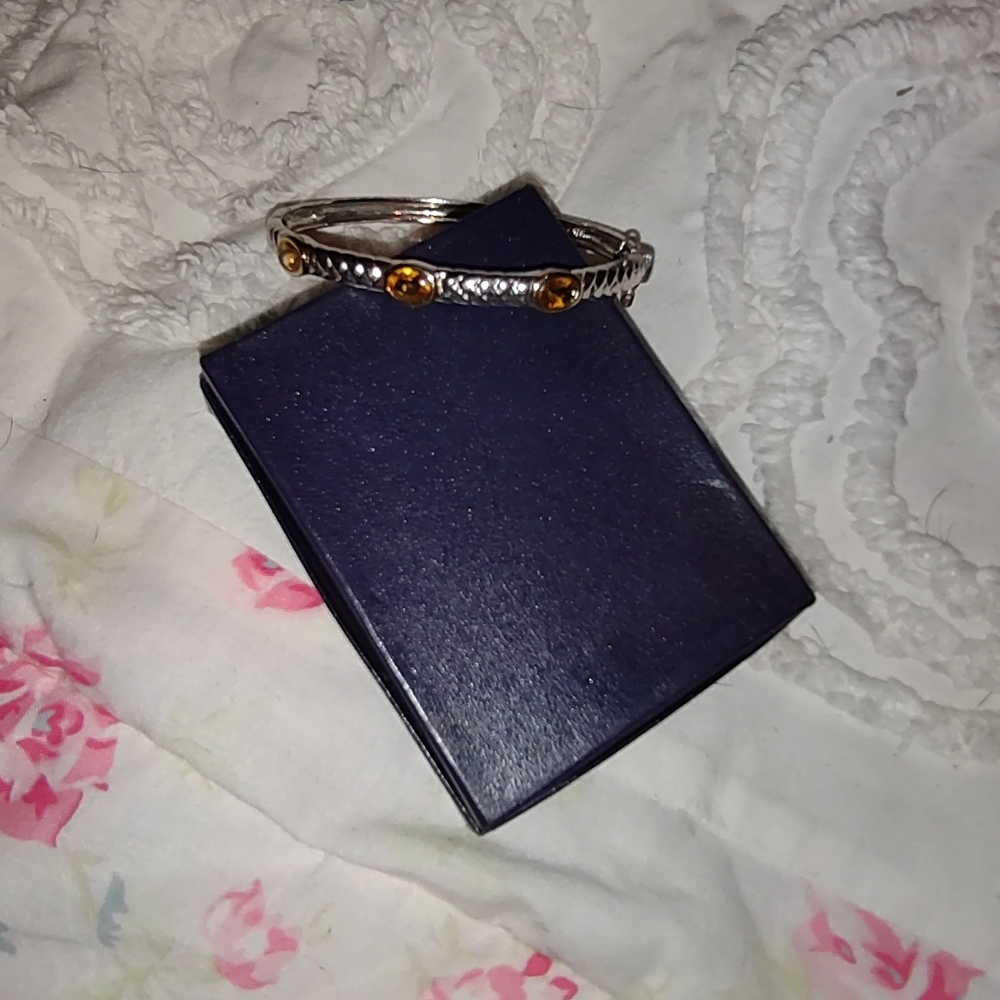 Beautiful Silver Bangle with Yellow Stones.